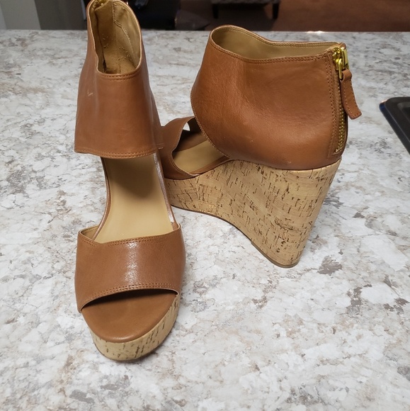 Nine West - Picture 4 of 4